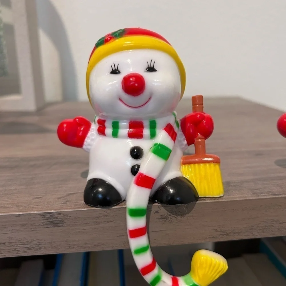 VTG Christmas Stocking Holder Hanger Snowman Future 1985 Resin Shelf Sitter 2